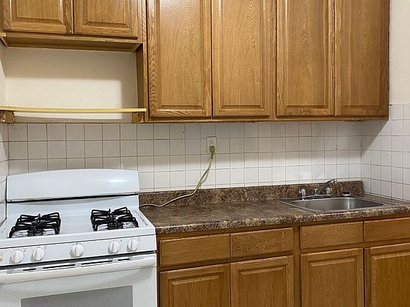 5th image of 1315 50th St #C11