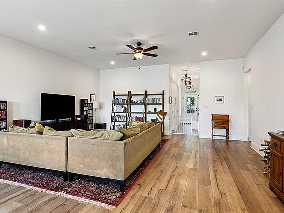 4th image of 5617 Pratt Dr