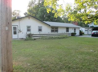 7351 Lake Rd, Madison, OH 44057