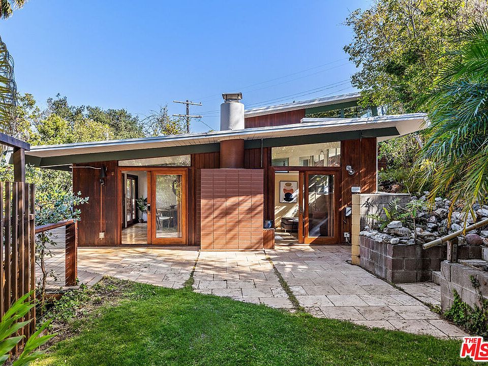 1st image of 716 Rochedale Way