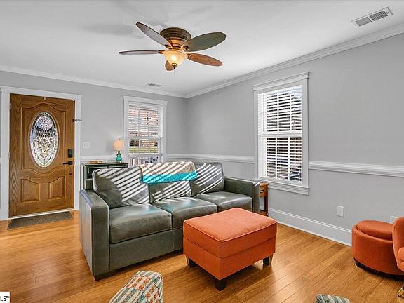 4th image of 505 Arlington Ave