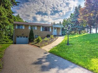 4 Country Club Dr, Richeyville, PA 15358