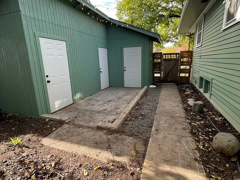 404 SE 83rd Ave — Photo 30