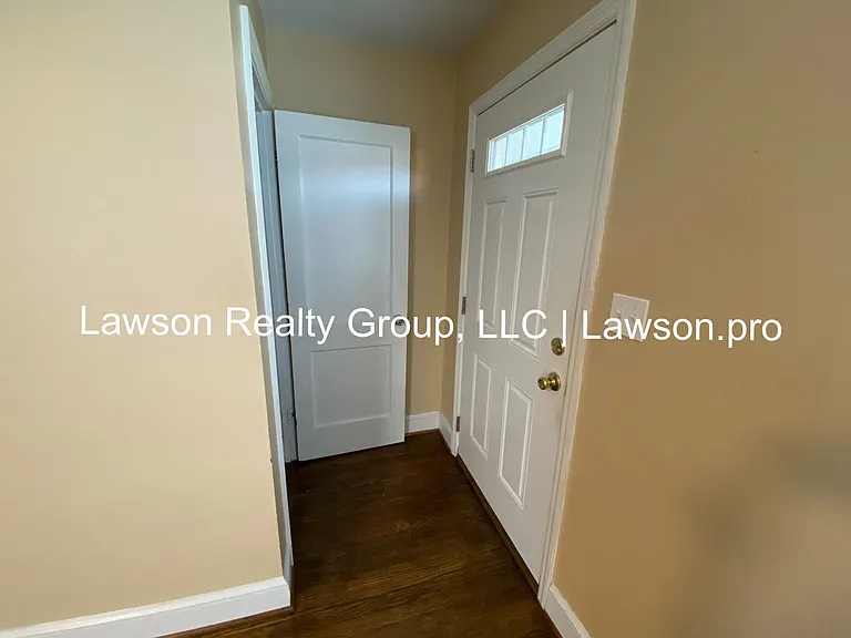 2106 Fallon Ave SE — Photo 3