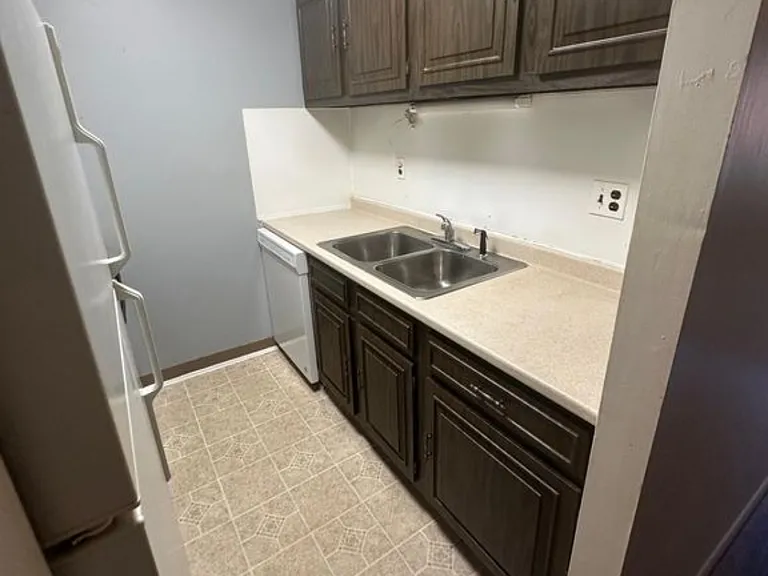 35 Lancaster Est #35 — Photo 11
