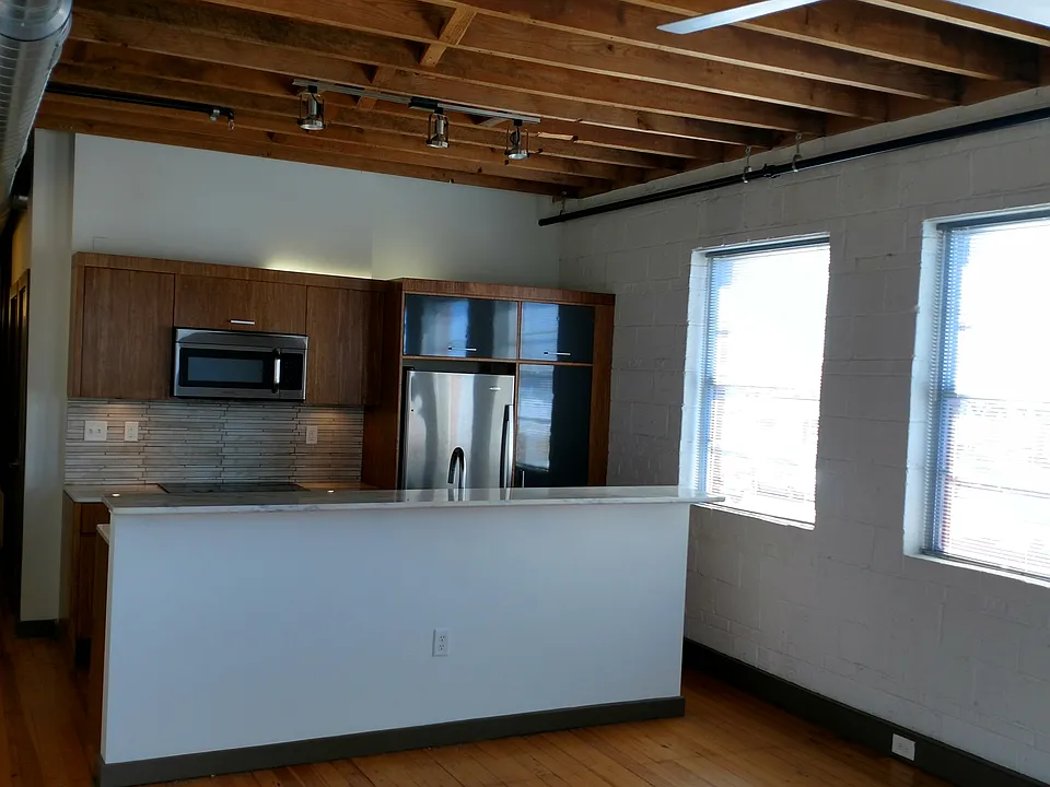 2906 W. Clay St.