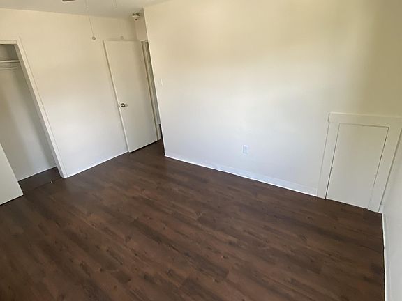3rd image of 420 Walnut Ave #1F