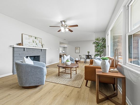 3rd image of 1117 Balfour Rd