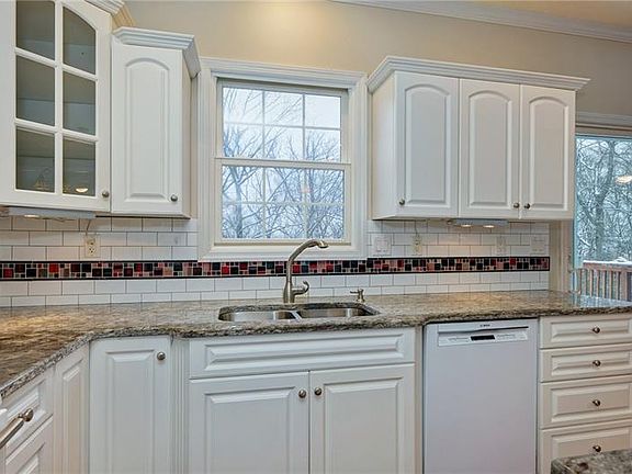 4th image of 158 Windwood Dr
