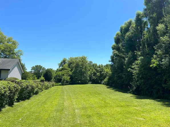 110 Minarette Dr SW, Poplar Grove, IL 61065
