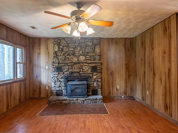 4th image of 167 Lone Oak Road