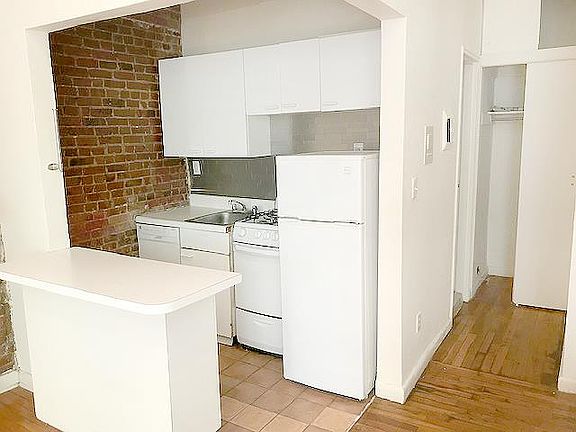 4th image of 28 W 83rd St APT 4