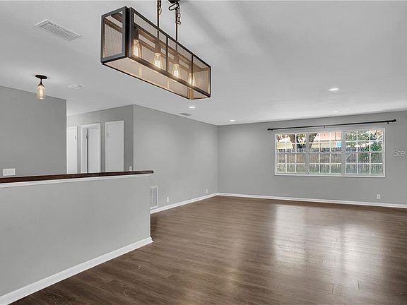 5th image of 109 Dickinson Ln