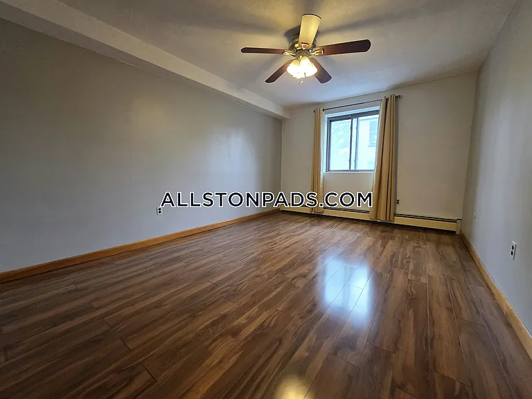 28 Brentwood St #7 — Photo 14