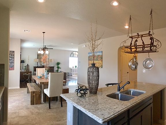 4th image of 955 Selway River Pl