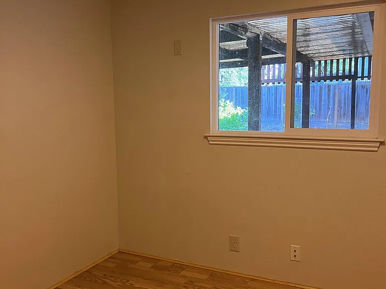 11138 Sutherland Ave — Photo 12