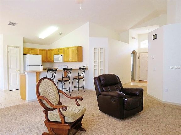 4th image of 717 Balmoral Dr