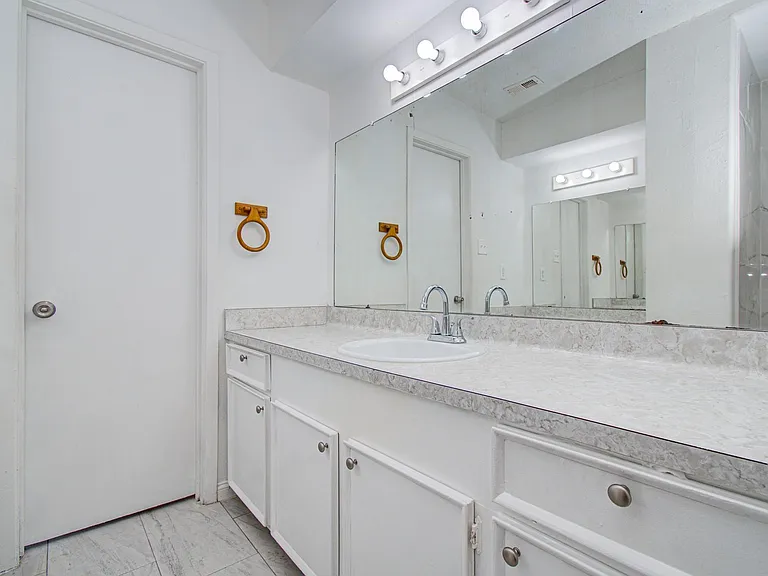 8820 Bissonnet St — Photo 15