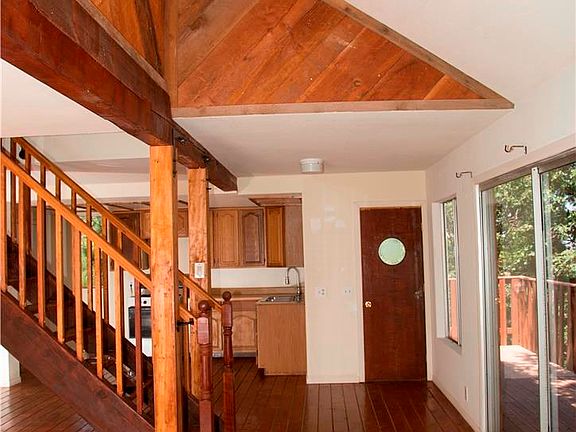 4th image of 22384 Forest Dr