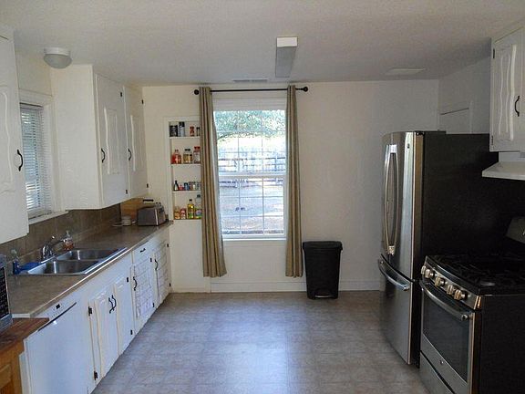 5th image of 4313 Meade St