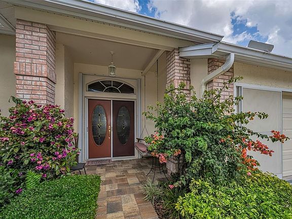5th image of 1015 Flora Vista St