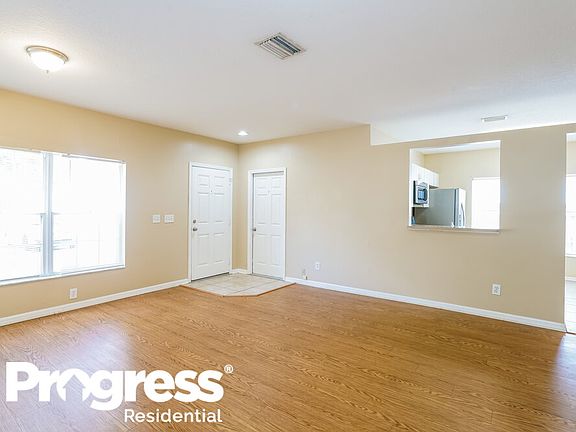 3rd image of 419 Summer Sails Dr