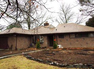 15 Oakfield Ave, Freeport, NY 11520