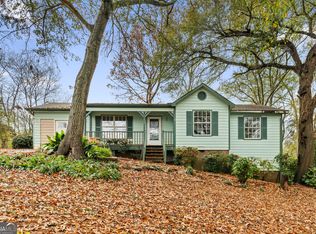 6 Highpoint Ct, Cartersville, GA 30120