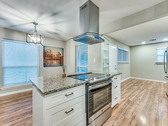 2nd image of 806 Marshalldell Ave