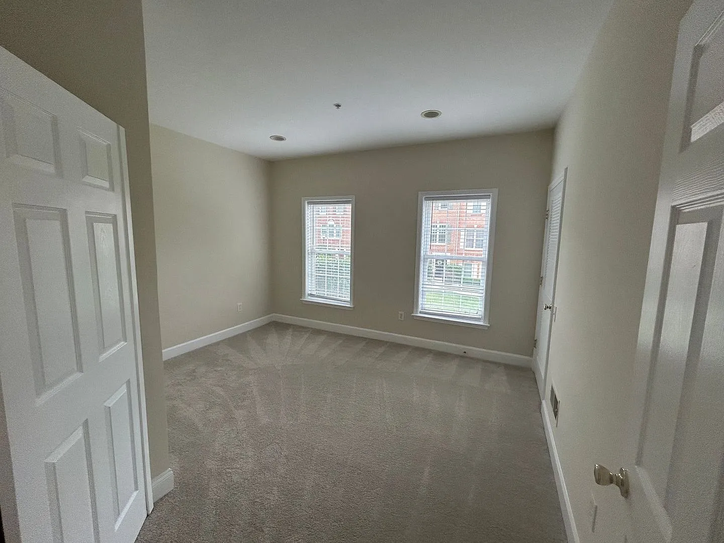 Spacious End Unot Townhouse In Boyds Md — Photo 3