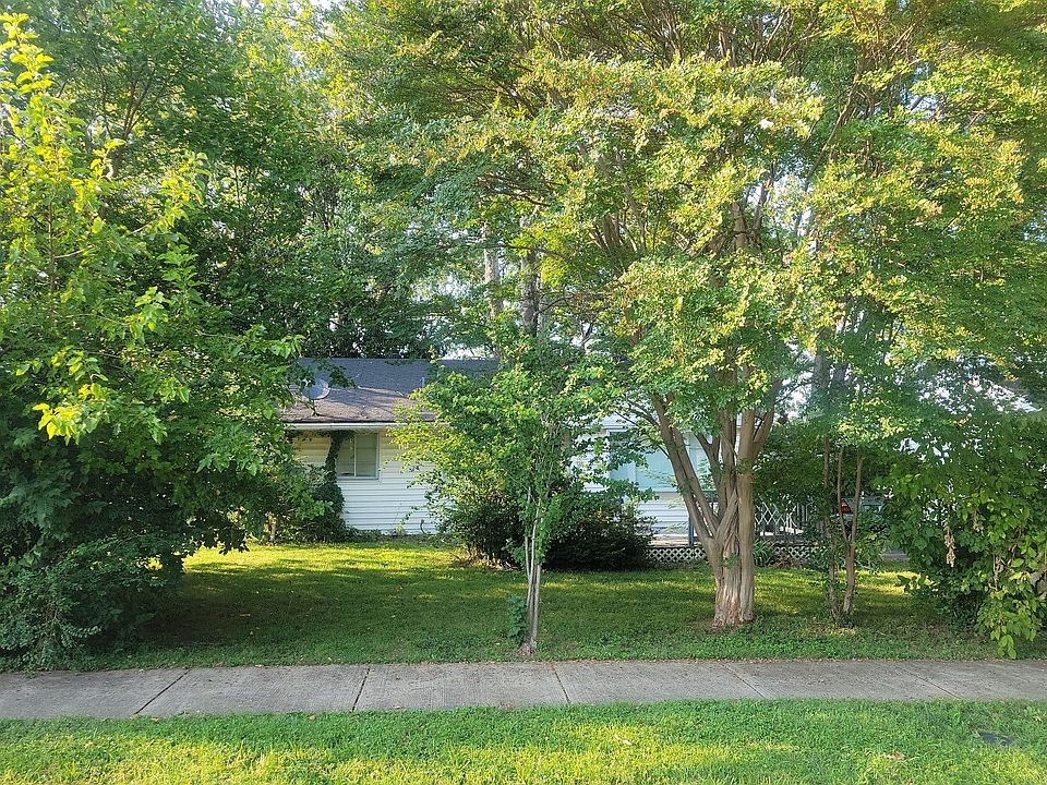 1st image of 711 Josephine St