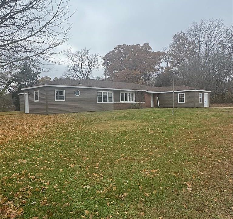 1st image of 301 W Shawnee St