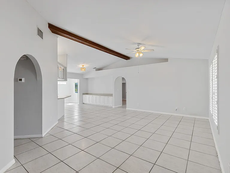 2215 SW 12th Pl — Photo 7