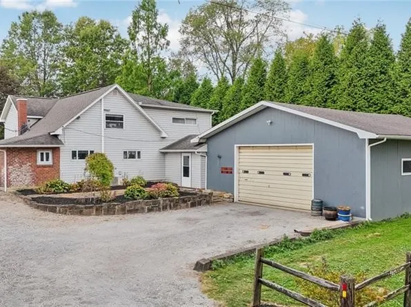 67 Ida Ln, New Castle, PA 16101