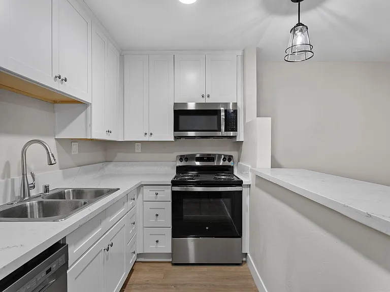 Point Loma Bay Apartments | Coastal Living Near the Beach — Photo 90