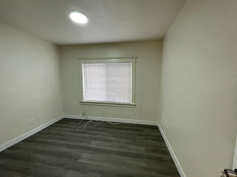 1012 W. 60th St, Los Angeles - 1012 — Photo 8