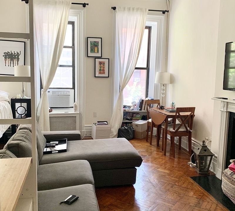1st image of 122 E 61st St APT 2A