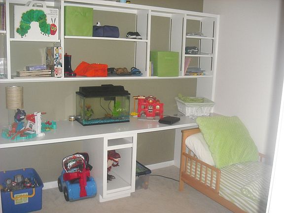 3rd BR with built-in desks