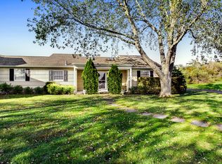 122 Saint Andrews Cir, Southampton, NY 11968