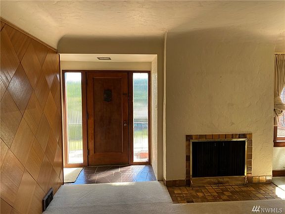 3rd image of 5527 Seward Park Ave S