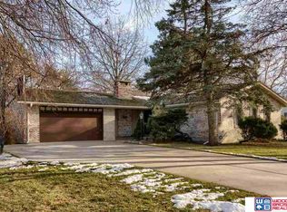 400 Cottonwood Dr, Lincoln, NE 68510
