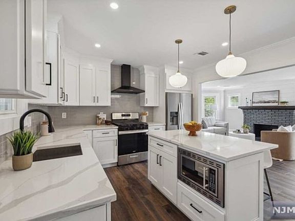 5th image of 89 Franklin St