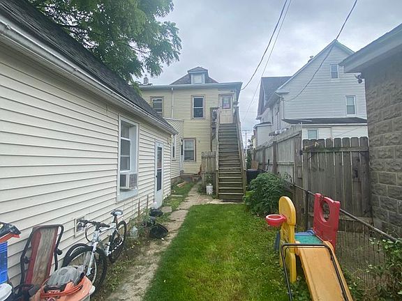 2nd image of 51 Glen Ave Unit 1