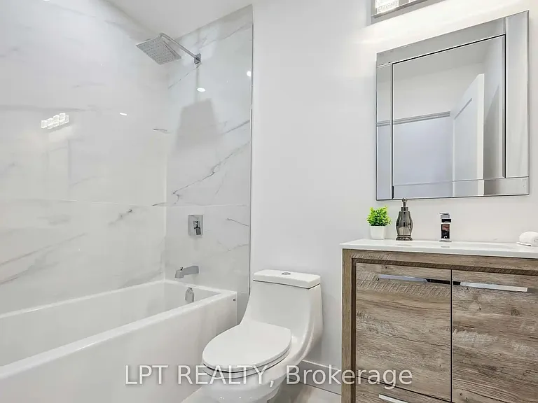 19 Hatfield Cres — Photo 3