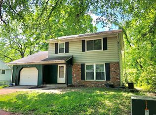 1309 Sir Galahad Ln, Godfrey, IL 62035