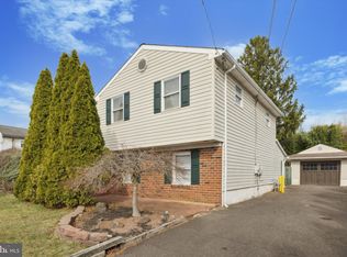 989 Jeffrey Ln, Langhorne, PA 19047