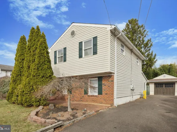 989 Jeffrey Ln, Langhorne, PA 19047