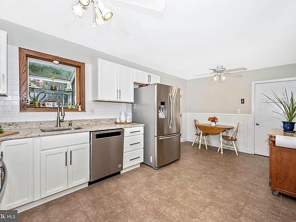 2nd image of 2701 Loch Haven Dr