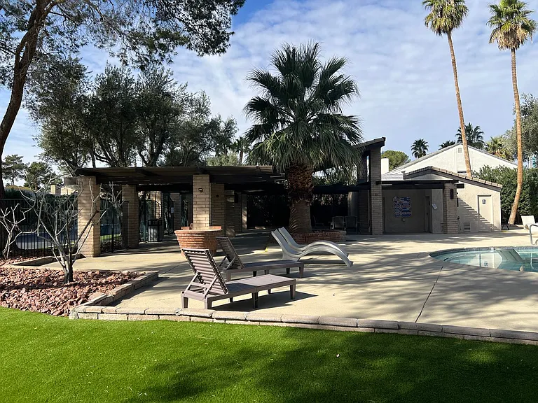 3151 Bel Air Dr — Photo 22