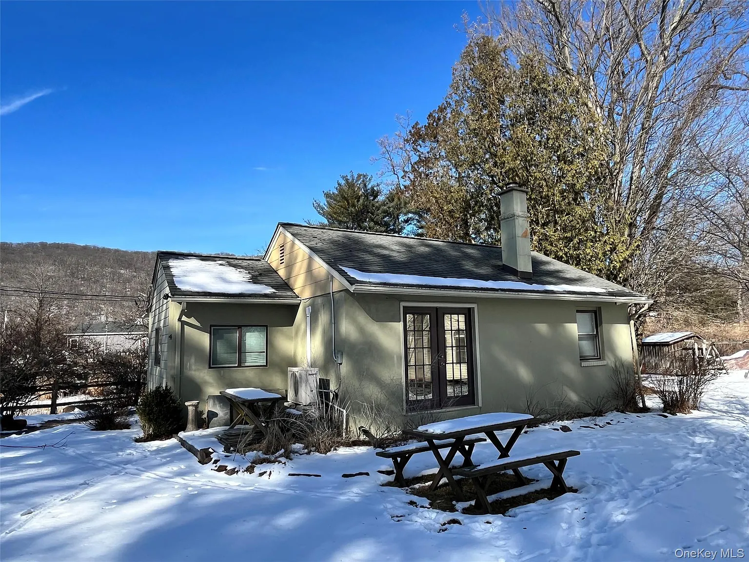 4 Fairview Drive photo 1